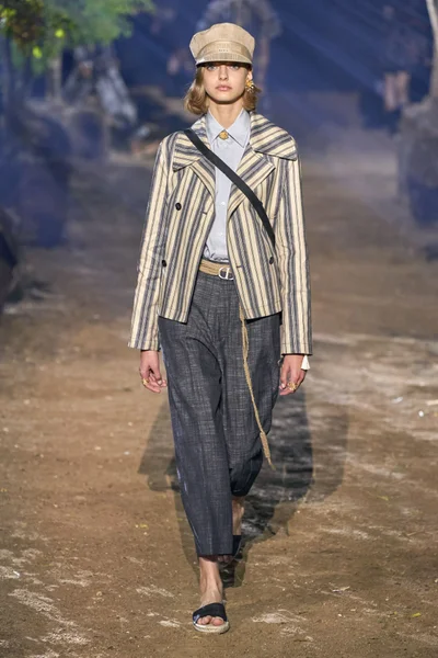 Look 68